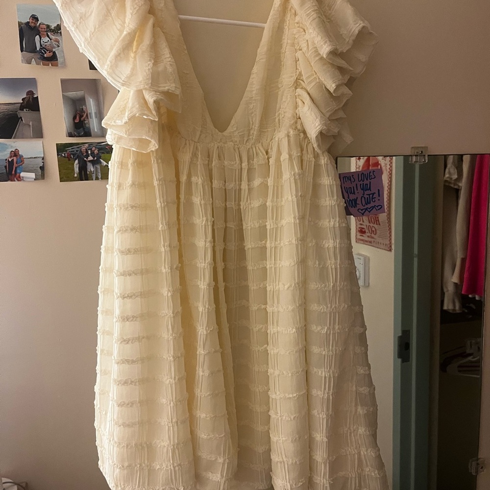 Storia Cream Ruffle Dress